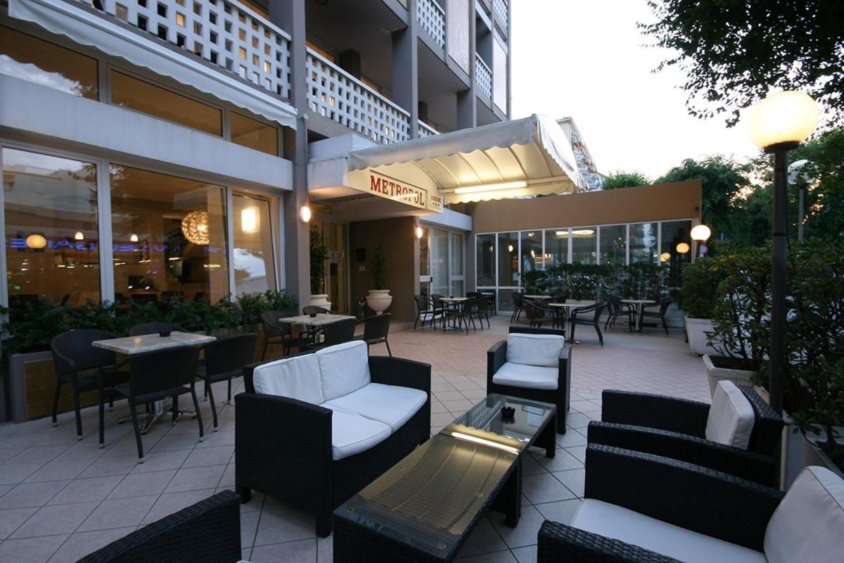 Hotel Metropol Cattolica Esterno foto